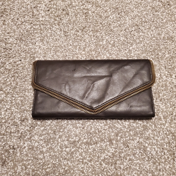 2/$30 like new πMatt and natt vegan leather clutch with metal zipper detailing - Picture 14 of 16